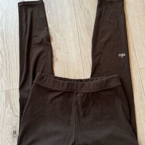 Alo Yoga Brown Ribbed Leggings